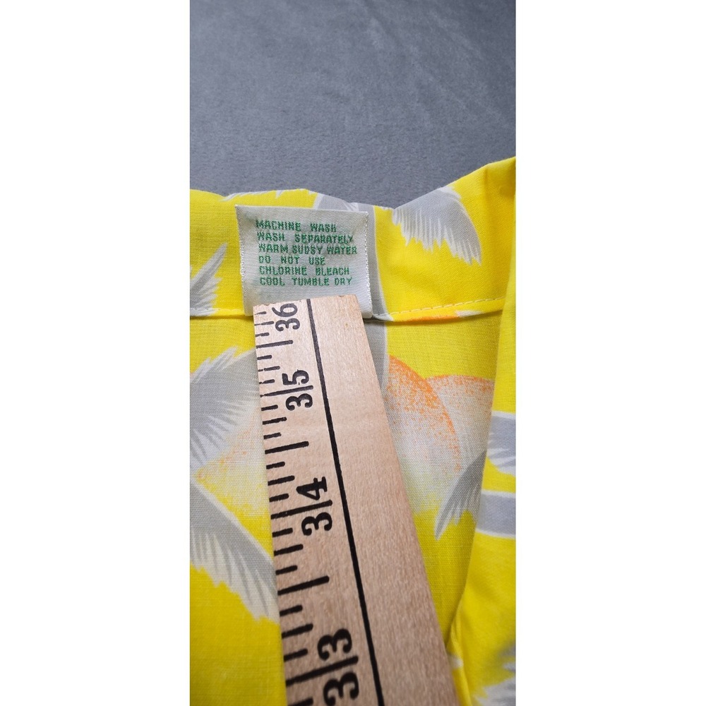 Vintage Tropicana‎ Men's SMALL Hawaiian Tropical Shirt Button Down Yellow 90's - Picture 2 of 9